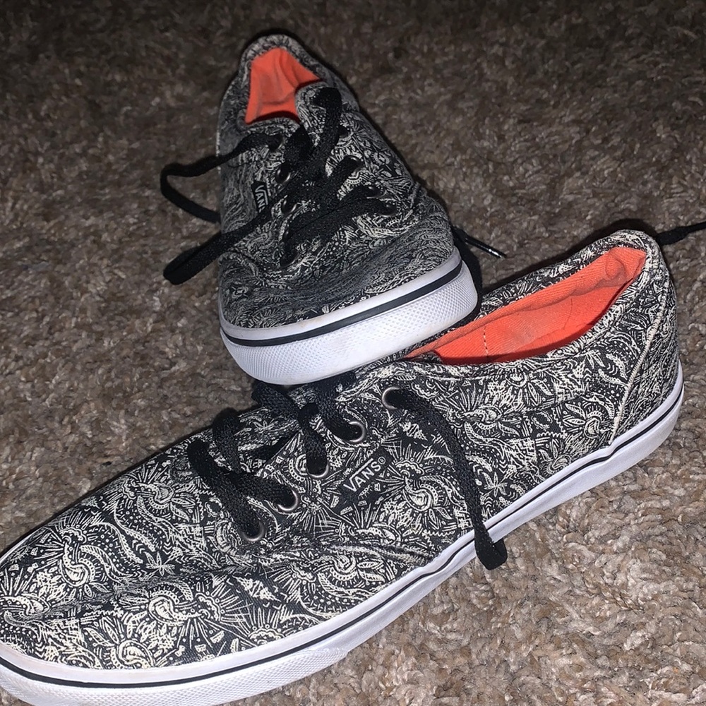 Vans - Picture 2 of 3